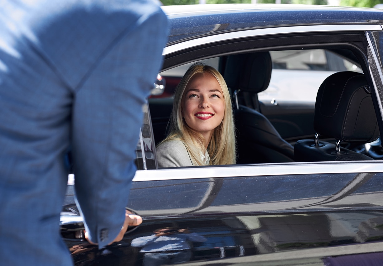Servicio de Chófer Profesional en Phoenix: Transporte de lujo para los negocios y más allá