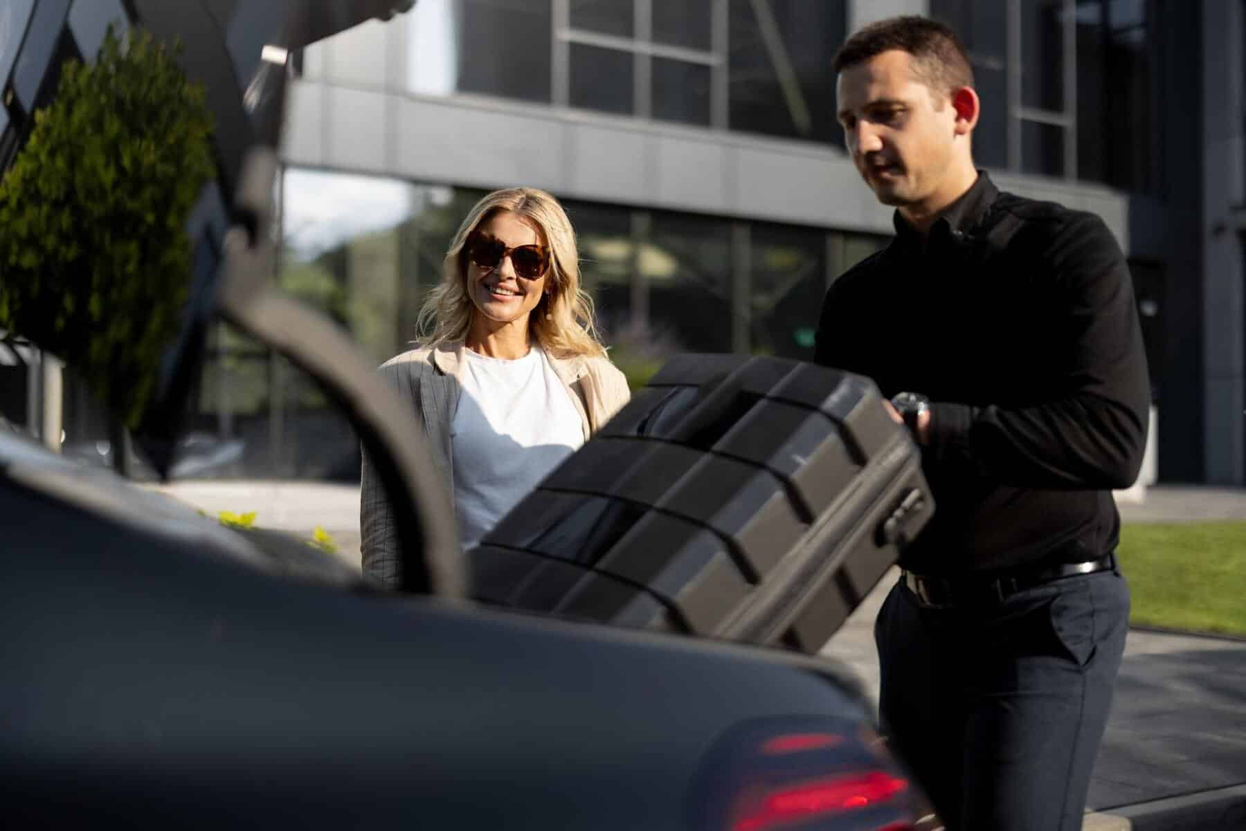 Servicio de Chófer Profesional en Phoenix: Transporte de lujo para los negocios y más allá
