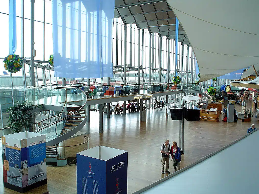 Servicio de traslado al aeropuerto de Estocolmo Arlanda 4 1024px Airport Arlanda Sweden