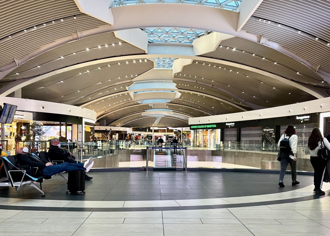 Servizio di trasferimento aeroportuale Roma Fiumicino 1 FCO airport rome