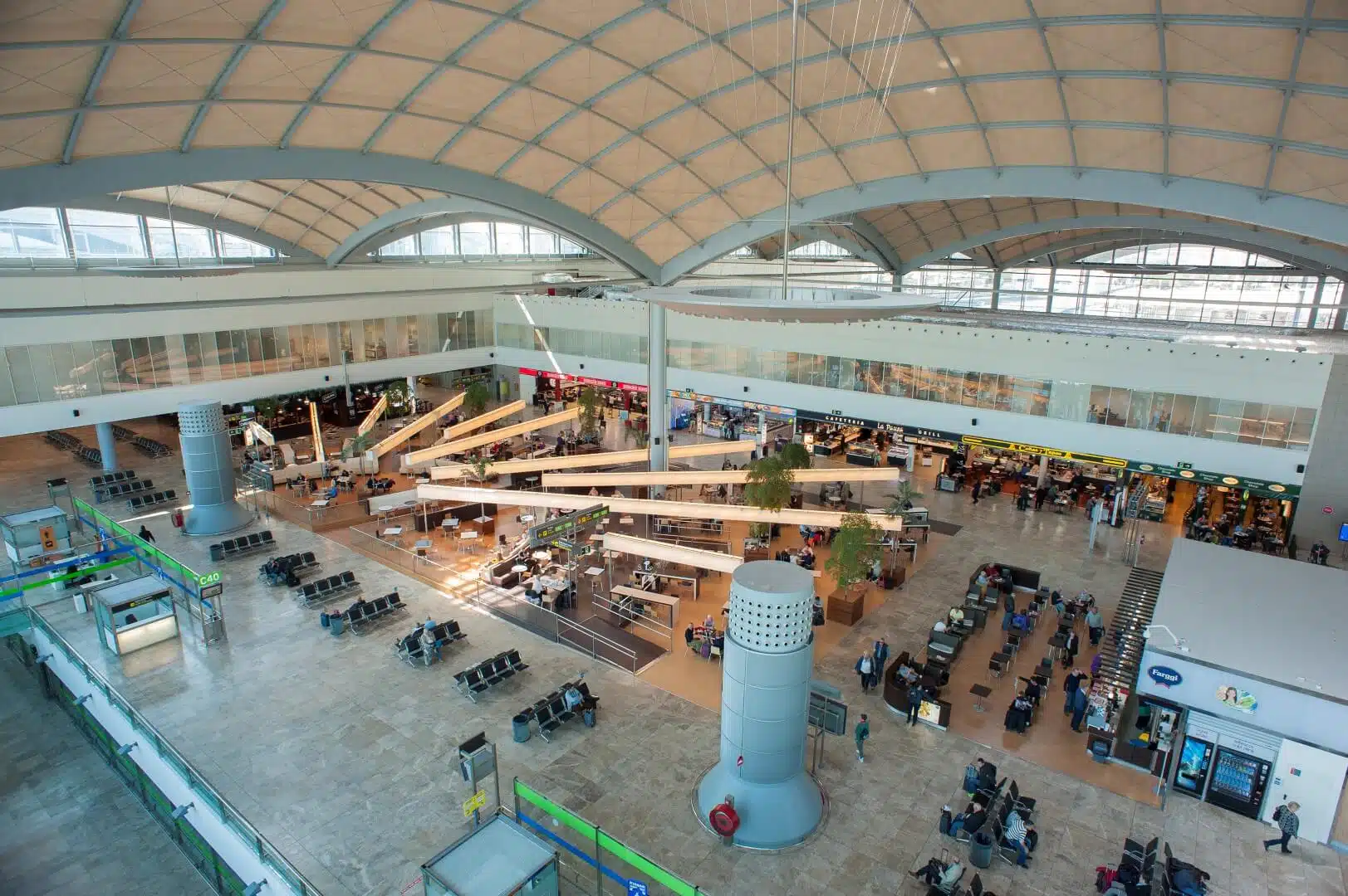 alicante airport terminal