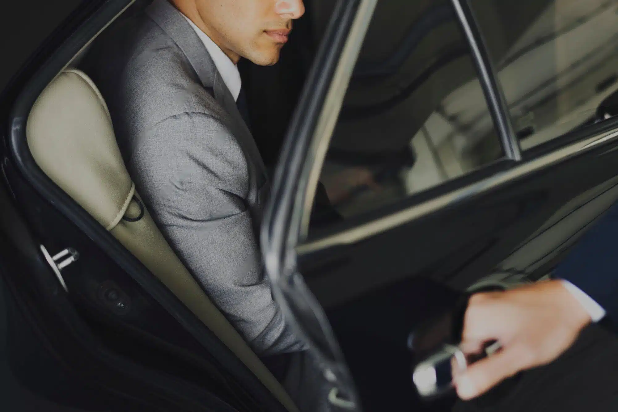 Why the World's Most Discerning Travelers Choose Private Chauffeurs