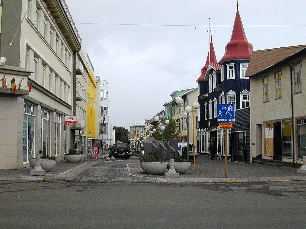 Akureyri private driver