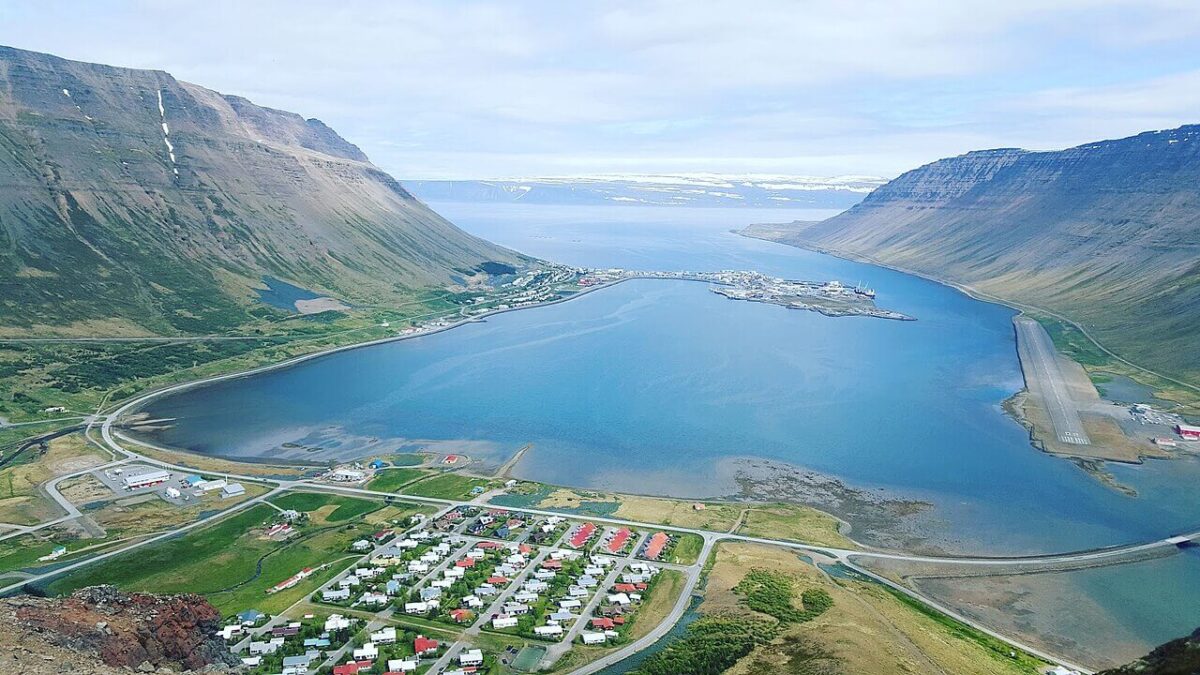 Isafjordur 13 Isafjordur chauffeur service
