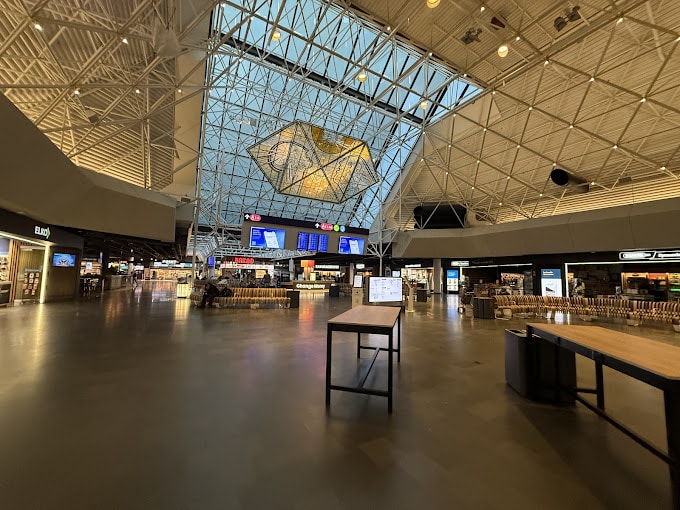 Keflavík Airport (KEF)