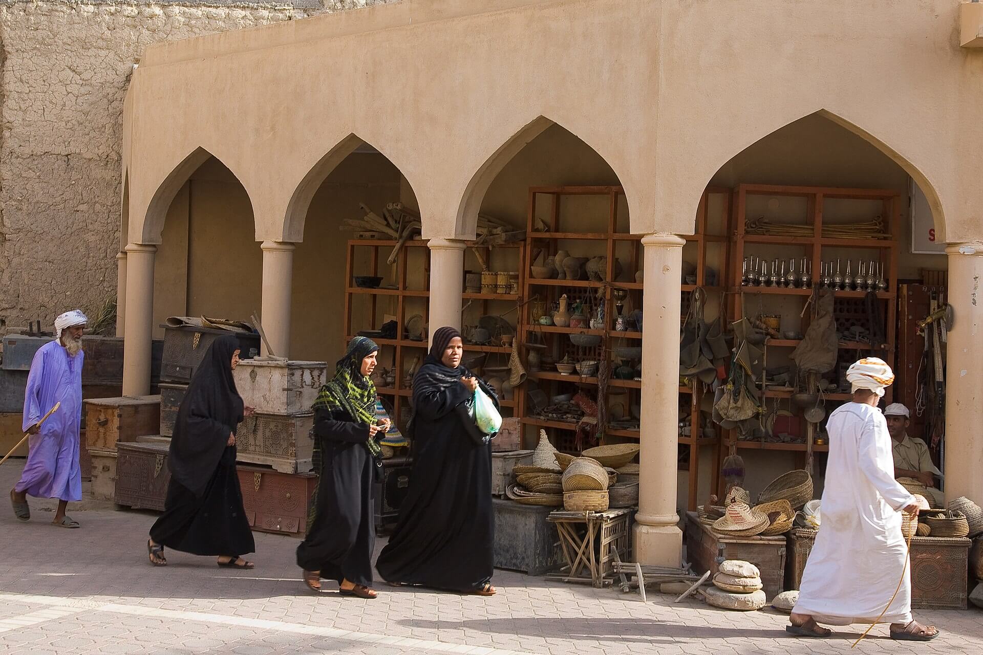 Nizwa private driver