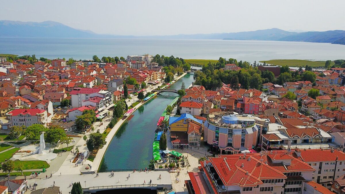 Struga 1 Chauffeur service in Struga