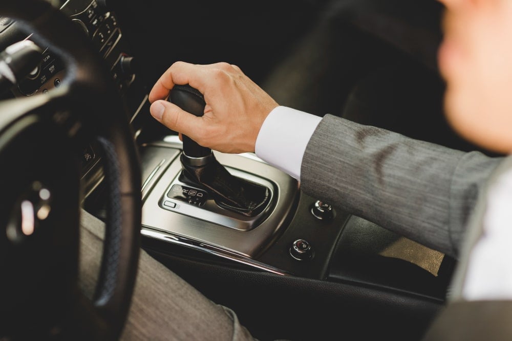 Voyages d'affaires au Moyen-Orient : Naviguer dans les centres d'affaires avec des chauffeurs professionnels 2 Voyages d'affaires au Moyen-Orient : Naviguer dans les centres d'affaires avec des chauffeurs professionnels