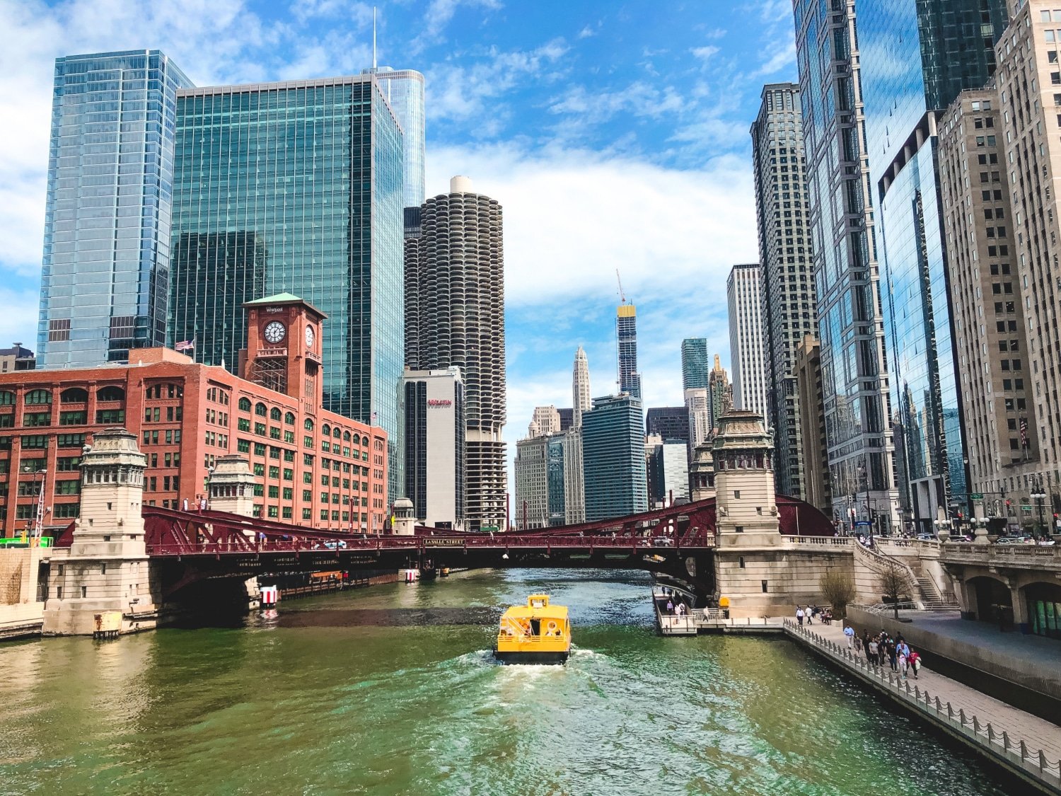 Private Chauffeur Services Chicago: Why Executives Choose Them Over Rideshares 1 Why Executives in Chicago Choose Private Chauffeur Services Over Rideshares