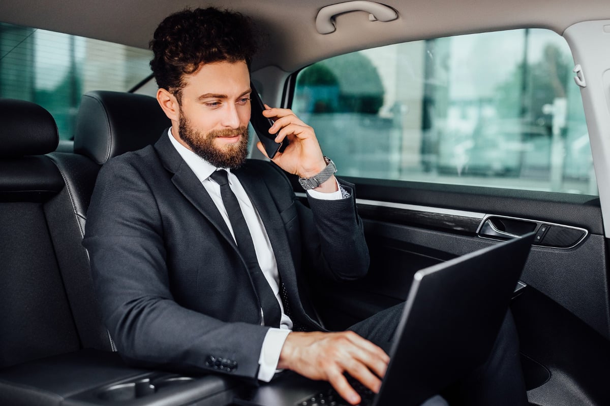 Business Travel Between Dubai and Abu Dhabi