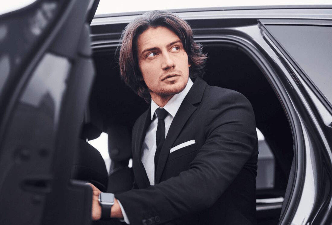 Elevating Your Corporate Presence: The Role of a Business Chauffeur Service in the Middle East