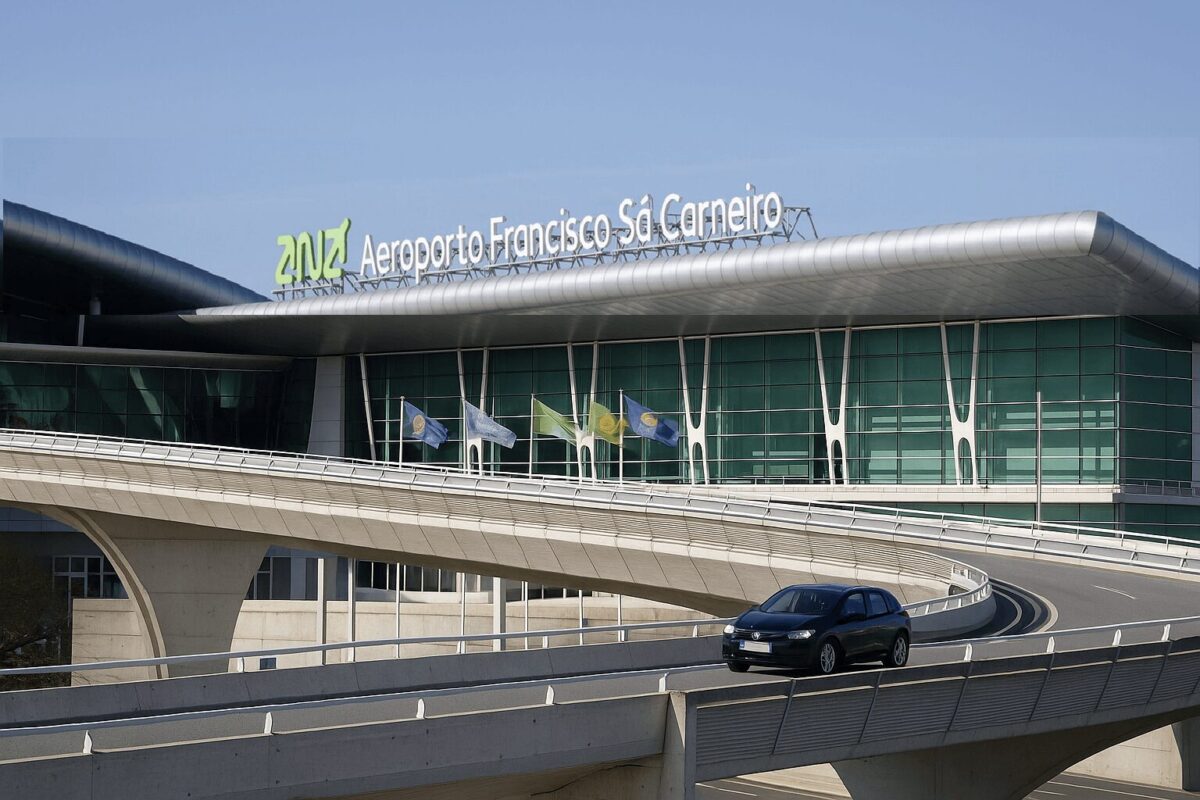 Francisco Sá Carneiro Airport 1 OPO airport transfers