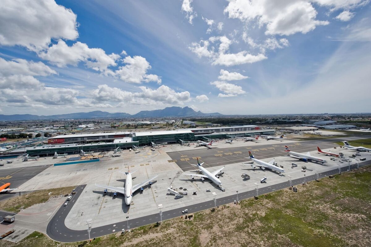 Cape town international airport transfers with a chauffeur
