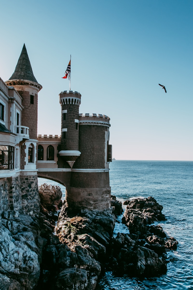 Weißes und weißes Schloss in Vina del Mar, Chile