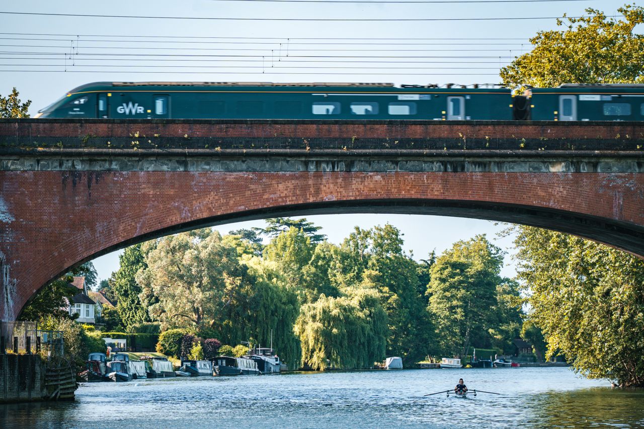 Henley Royal Regatta 2026: Guida al Trasporto di Lusso con Autista 2 henley royal regatta 2026 luxury transport guide b
