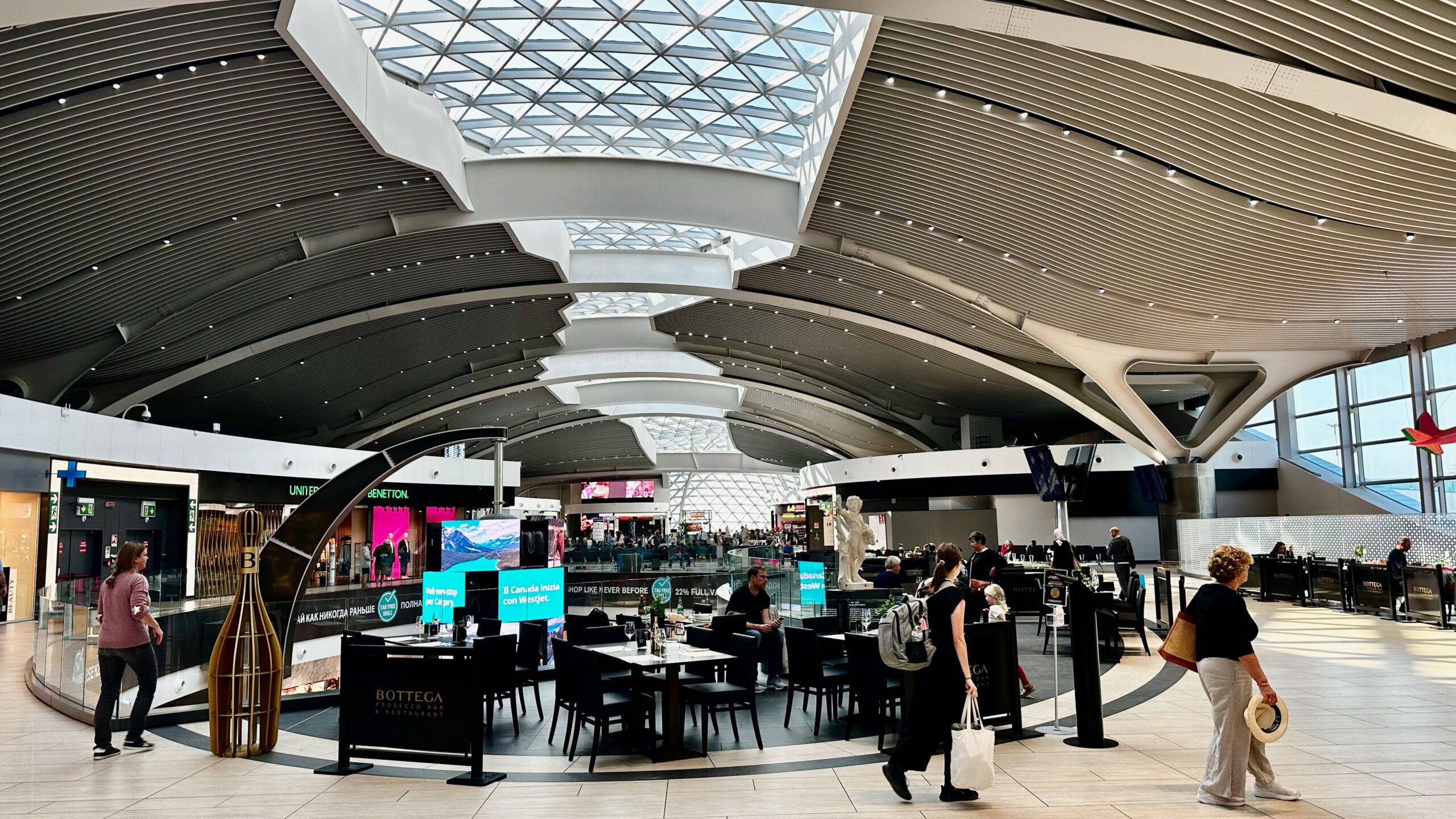 Roma 2 aeroport rome fuimicino fco