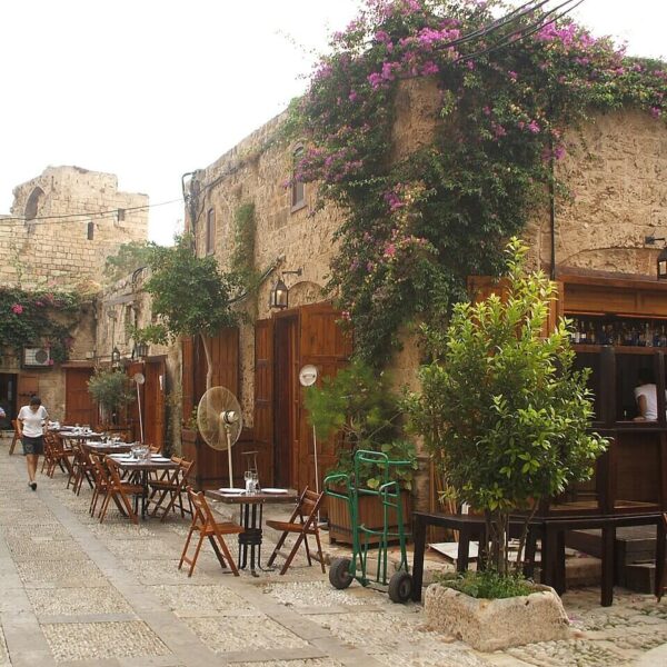 Driver by the hour in Byblos